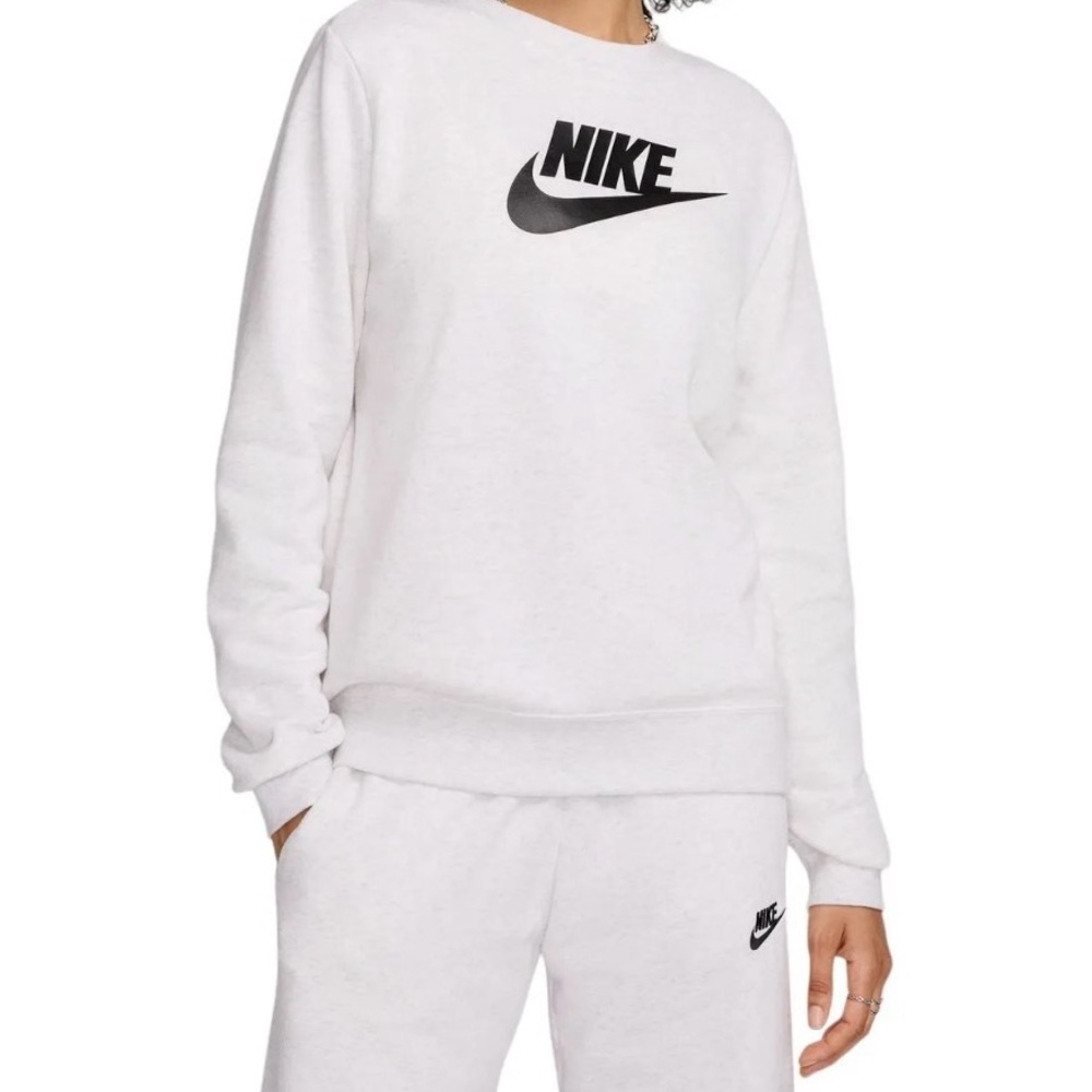 NWOT - Nike Women's Sportswear Club Fleece Crewneck Sweatshirt